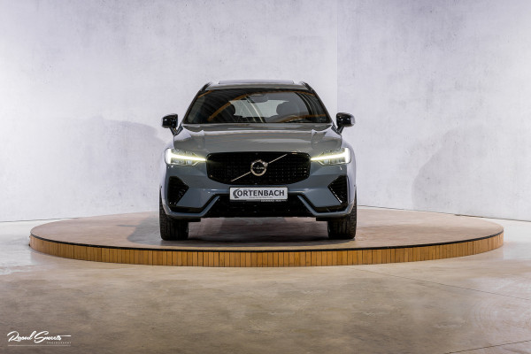 Volvo XC60 2.0 T8 Plug-in hybrid AWD Ultimate Dark | Bowers&Wilkins | Panorama dak | Adaptieve cruise | Zwenkbare trekhaak |
