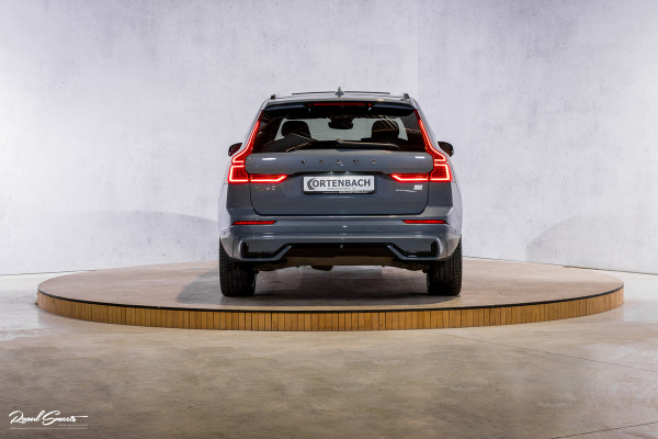 Volvo XC60 2.0 T8 Plug-in hybrid AWD Ultimate Dark | Bowers&Wilkins | Panorama dak | Adaptieve cruise | Zwenkbare trekhaak |
