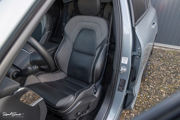 Volvo XC60 2.0 T8 Plug-in hybrid AWD Ultimate Dark | Bowers&Wilkins | Panorama dak | Adaptieve cruise | Zwenkbare trekhaak |