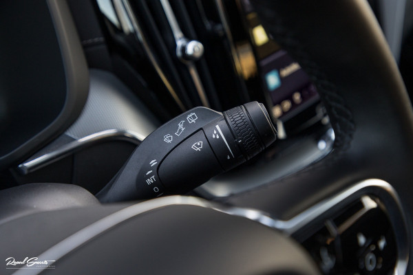 Volvo XC60 2.0 T8 Plug-in hybrid AWD Ultimate Dark | Bowers&Wilkins | Panorama dak | Adaptieve cruise | Zwenkbare trekhaak |