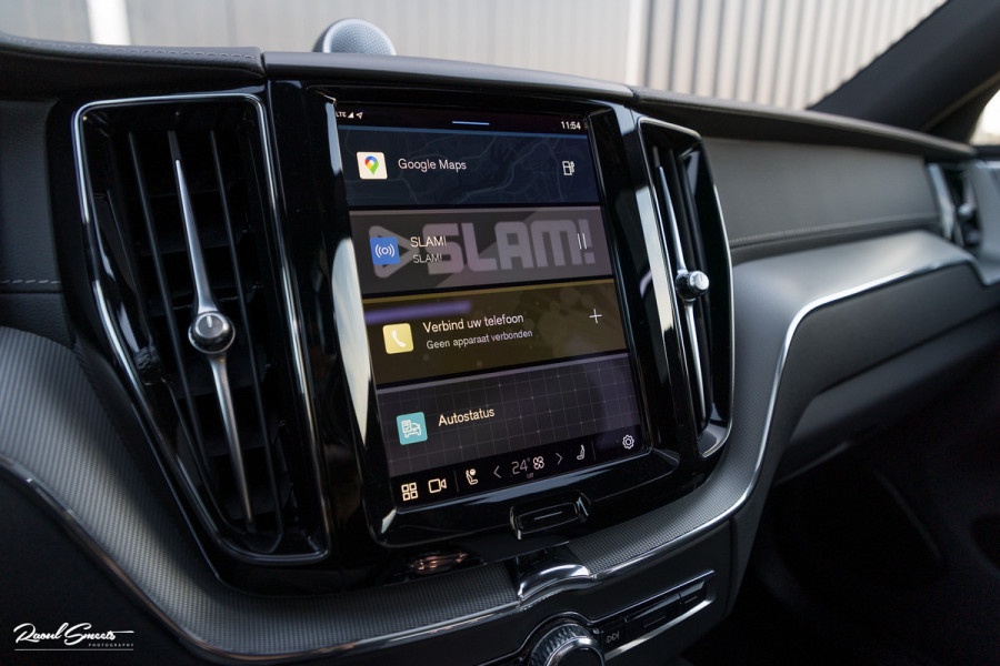 Volvo XC60 2.0 T8 Plug-in hybrid AWD Ultimate Dark | Bowers&Wilkins | Panorama dak | Adaptieve cruise | Zwenkbare trekhaak |