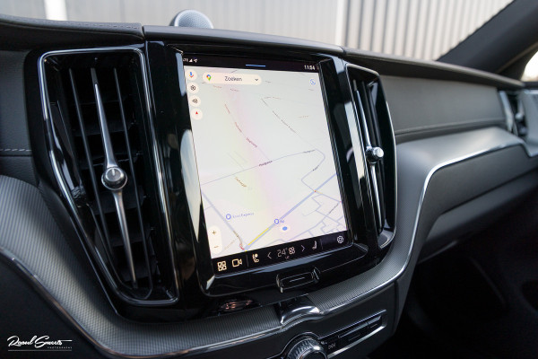 Volvo XC60 2.0 T8 Plug-in hybrid AWD Ultimate Dark | Bowers&Wilkins | Panorama dak | Adaptieve cruise | Zwenkbare trekhaak |