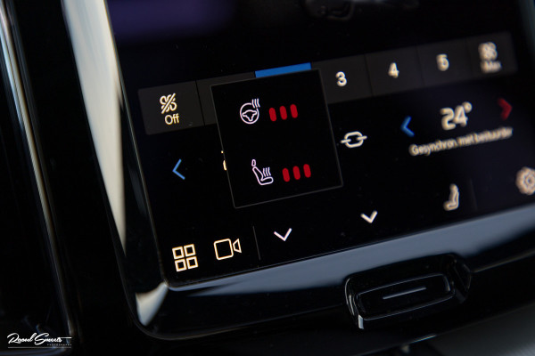 Volvo XC60 2.0 T8 Plug-in hybrid AWD Ultimate Dark | Bowers&Wilkins | Panorama dak | Adaptieve cruise | Zwenkbare trekhaak |