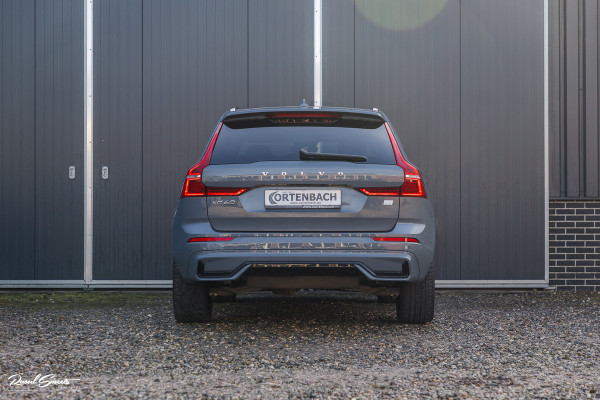 Volvo XC60 2.0 T8 Plug-in hybrid AWD Ultimate Dark | Bowers&Wilkins | Panorama dak | Adaptieve cruise | Zwenkbare trekhaak |