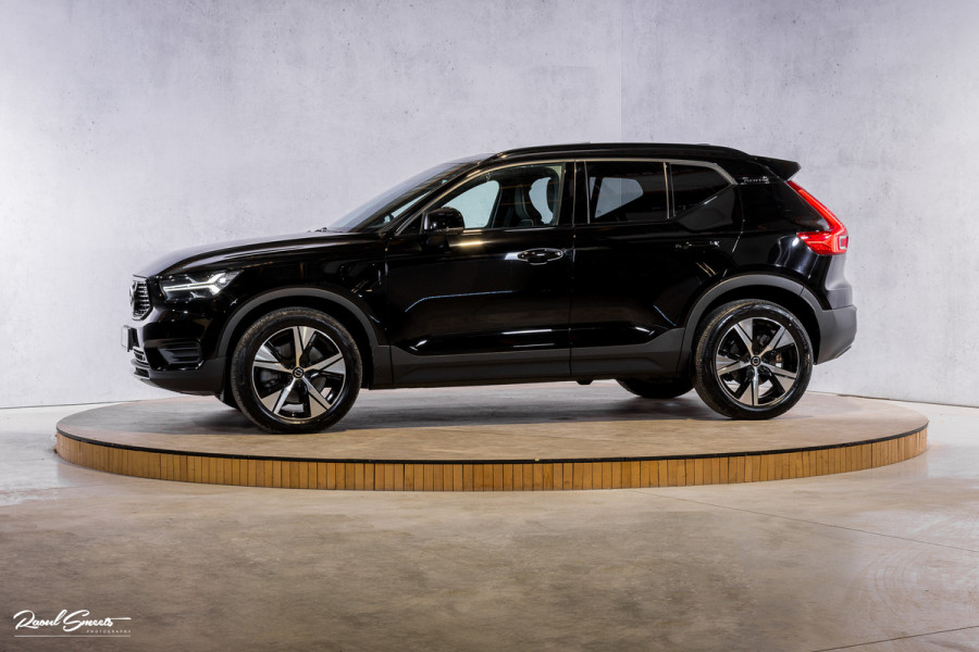 Volvo XC40 1.5 T4 Recharge R-Design | Adaptieve cruise | Panorama dak | 360 Camera |