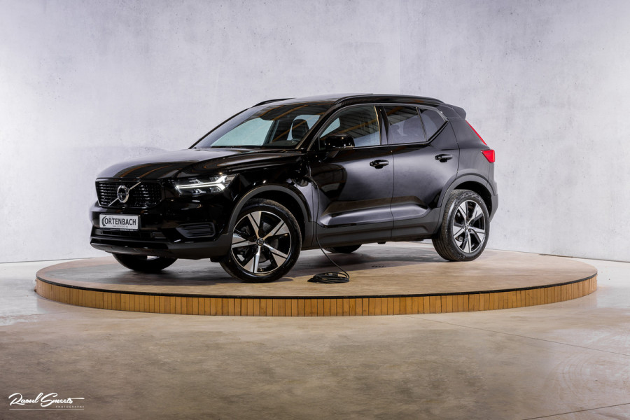 Volvo XC40 1.5 T4 Recharge R-Design | Adaptieve cruise | Panorama dak | 360 Camera |