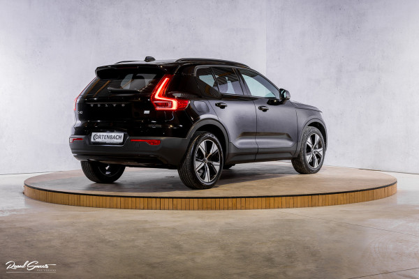 Volvo XC40 1.5 T4 Recharge R-Design | Adaptieve cruise | Panorama dak | 360 Camera |