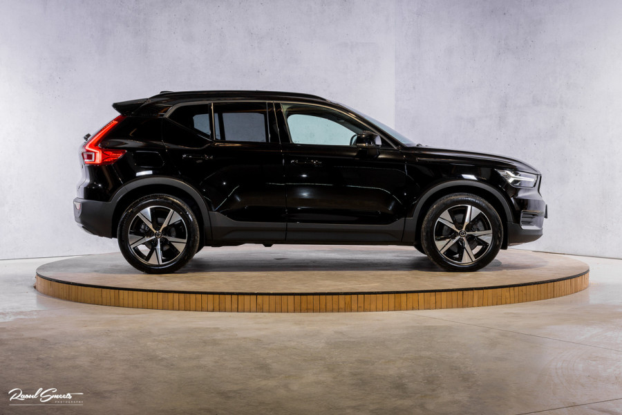 Volvo XC40 1.5 T4 Recharge R-Design | Adaptieve cruise | Panorama dak | 360 Camera |