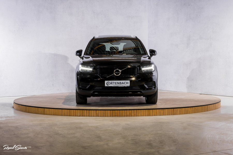 Volvo XC40 1.5 T4 Recharge R-Design | Adaptieve cruise | Panorama dak | 360 Camera |