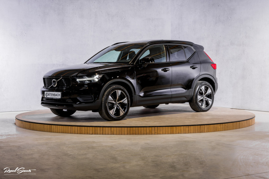 Volvo XC40 1.5 T4 Recharge R-Design | Adaptieve cruise | Panorama dak | 360 Camera |
