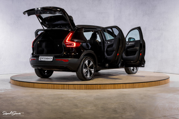 Volvo XC40 1.5 T4 Recharge R-Design | Adaptieve cruise | Panorama dak | 360 Camera |