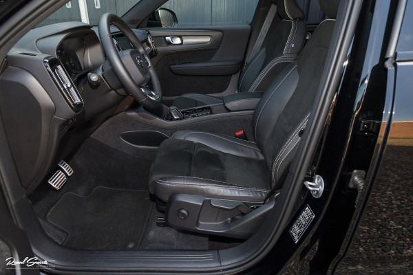 Volvo XC40 1.5 T4 Recharge R-Design | Adaptieve cruise | Panorama dak | 360 Camera |