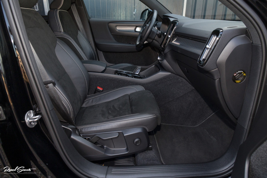 Volvo XC40 1.5 T4 Recharge R-Design | Adaptieve cruise | Panorama dak | 360 Camera |