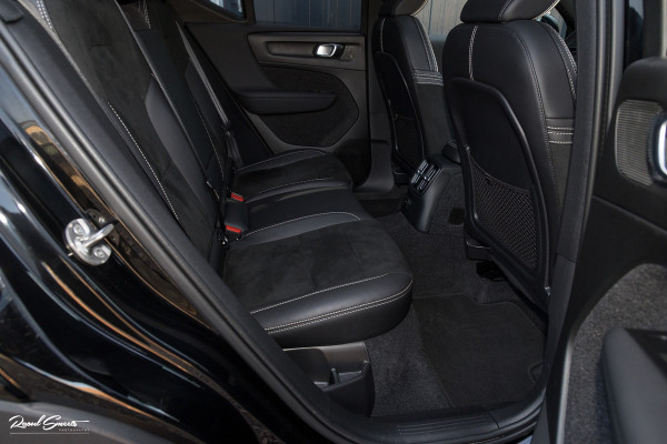 Volvo XC40 1.5 T4 Recharge R-Design | Adaptieve cruise | Panorama dak | 360 Camera |