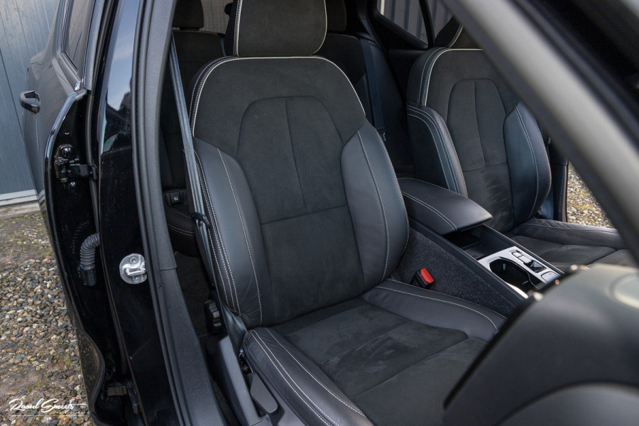 Volvo XC40 1.5 T4 Recharge R-Design | Adaptieve cruise | Panorama dak | 360 Camera |