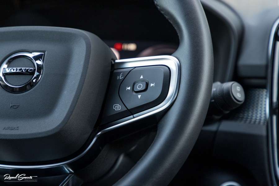 Volvo XC40 1.5 T4 Recharge R-Design | Adaptieve cruise | Panorama dak | 360 Camera |