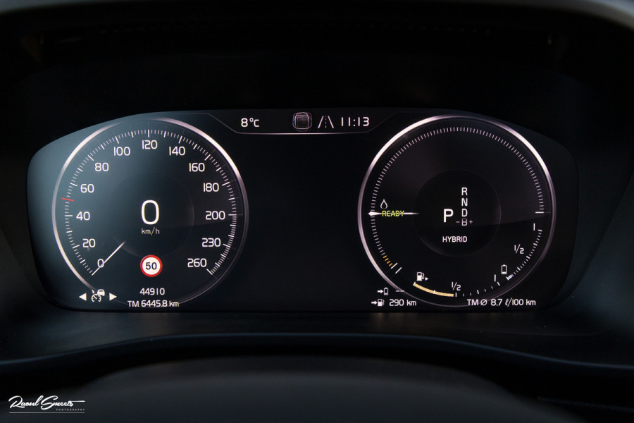 Volvo XC40 1.5 T4 Recharge R-Design | Adaptieve cruise | Panorama dak | 360 Camera |