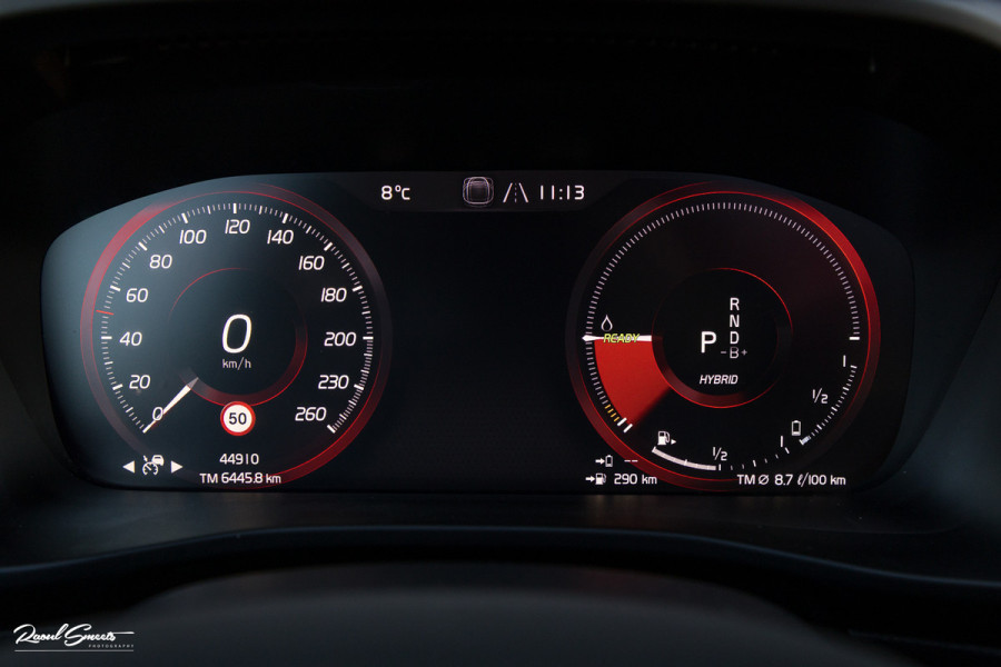 Volvo XC40 1.5 T4 Recharge R-Design | Adaptieve cruise | Panorama dak | 360 Camera |