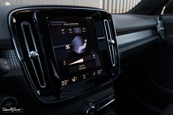 Volvo XC40 1.5 T4 Recharge R-Design | Adaptieve cruise | Panorama dak | 360 Camera |