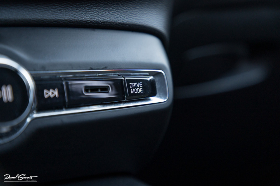 Volvo XC40 1.5 T4 Recharge R-Design | Adaptieve cruise | Panorama dak | 360 Camera |