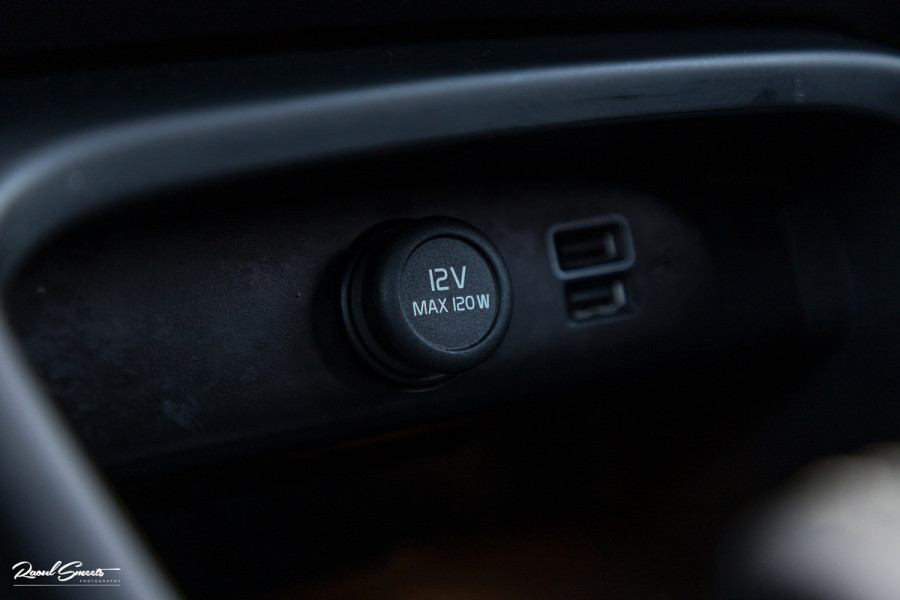 Volvo XC40 1.5 T4 Recharge R-Design | Adaptieve cruise | Panorama dak | 360 Camera |