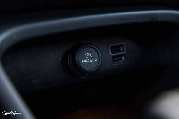 Volvo XC40 1.5 T4 Recharge R-Design | Adaptieve cruise | Panorama dak | 360 Camera |