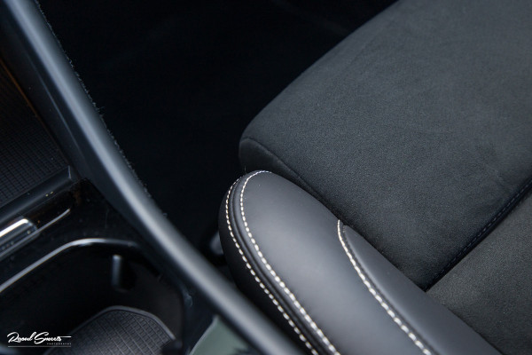 Volvo XC40 1.5 T4 Recharge R-Design | Adaptieve cruise | Panorama dak | 360 Camera |