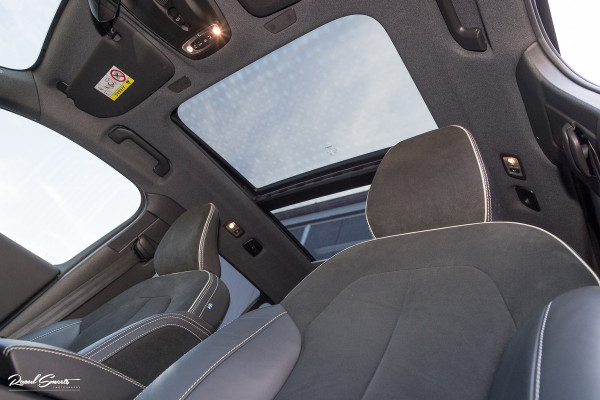 Volvo XC40 1.5 T4 Recharge R-Design | Adaptieve cruise | Panorama dak | 360 Camera |