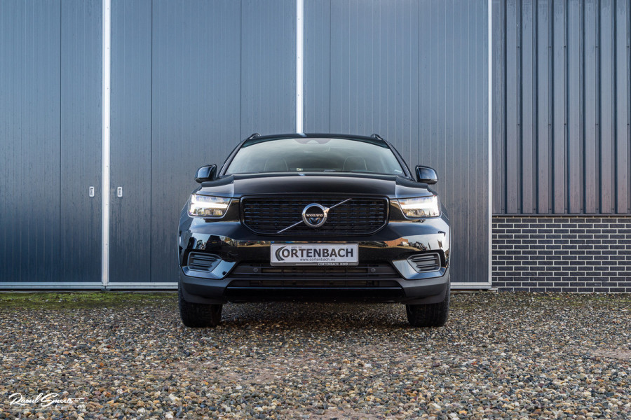 Volvo XC40 1.5 T4 Recharge R-Design | Adaptieve cruise | Panorama dak | 360 Camera |