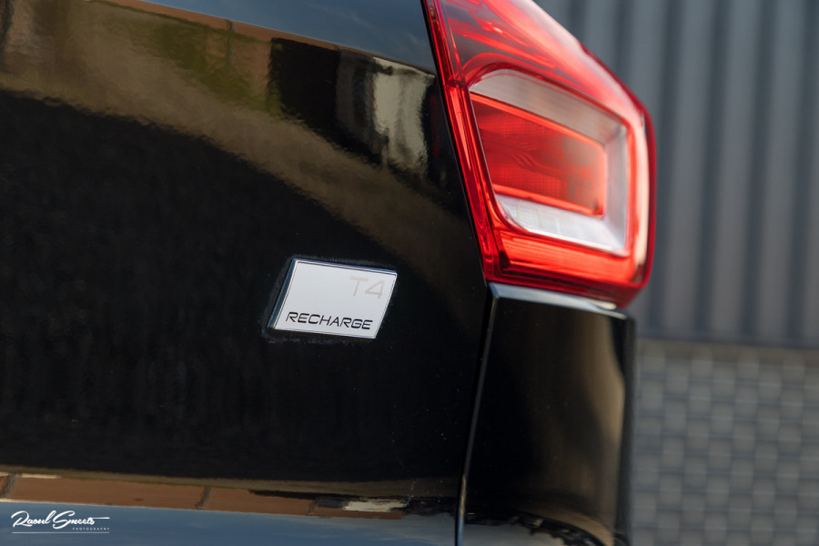 Volvo XC40 1.5 T4 Recharge R-Design | Adaptieve cruise | Panorama dak | 360 Camera |