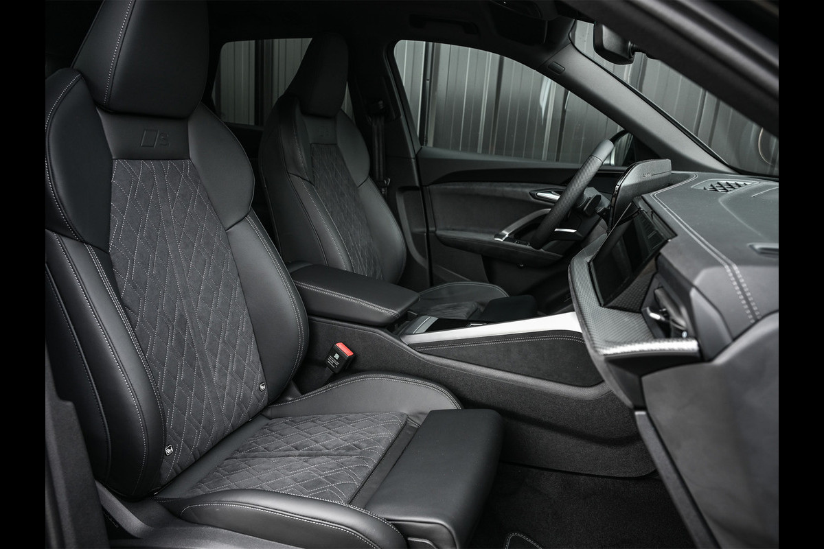 Audi Q5 2.0 TFSI e-hybrid 368pk quattro S edition Competition | S-Seats | Memory | 360 Camera | Trekhaak | Keyless entree | Adaptive Cruise | Ambiance interieur | Passagiers display |