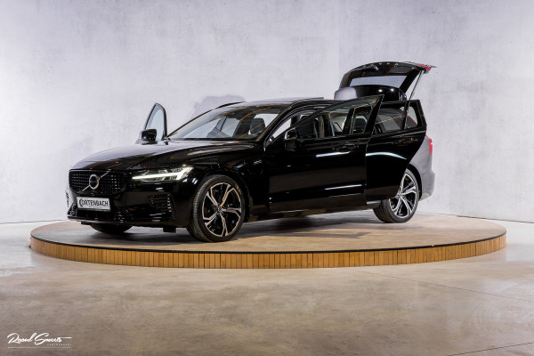 Volvo V60 2.0 T8 Plug-in hybrid AWD Ultimate Dark | Panorama dak | Adaptieve cruise | Harman Kardon | Blis | Memory |