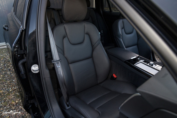 Volvo V60 2.0 T8 Plug-in hybrid AWD Ultimate Dark | Panorama dak | Adaptieve cruise | Harman Kardon | Blis | Memory |