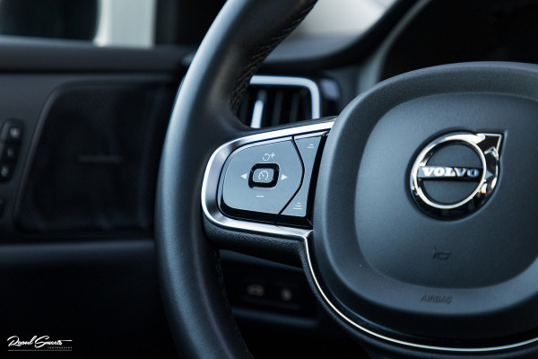 Volvo V60 2.0 T8 Plug-in hybrid AWD Ultimate Dark | Panorama dak | Adaptieve cruise | Harman Kardon | Blis | Memory |