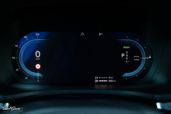 Volvo V60 2.0 T8 Plug-in hybrid AWD Ultimate Dark | Panorama dak | Adaptieve cruise | Harman Kardon | Blis | Memory |