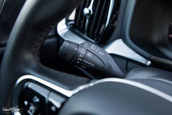 Volvo V60 2.0 T8 Plug-in hybrid AWD Ultimate Dark | Panorama dak | Adaptieve cruise | Harman Kardon | Blis | Memory |