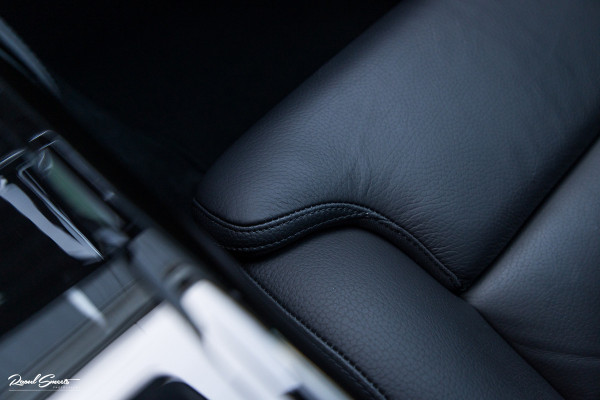 Volvo V60 2.0 T8 Plug-in hybrid AWD Ultimate Dark | Panorama dak | Adaptieve cruise | Harman Kardon | Blis | Memory |