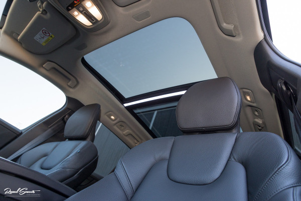 Volvo V60 2.0 T8 Plug-in hybrid AWD Ultimate Dark | Panorama dak | Adaptieve cruise | Harman Kardon | Blis | Memory |