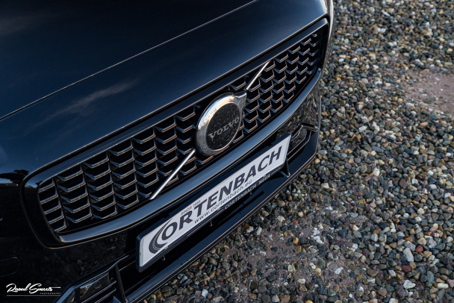 Volvo V60 2.0 T8 Plug-in hybrid AWD Ultimate Dark | Panorama dak | Adaptieve cruise | Harman Kardon | Blis | Memory |