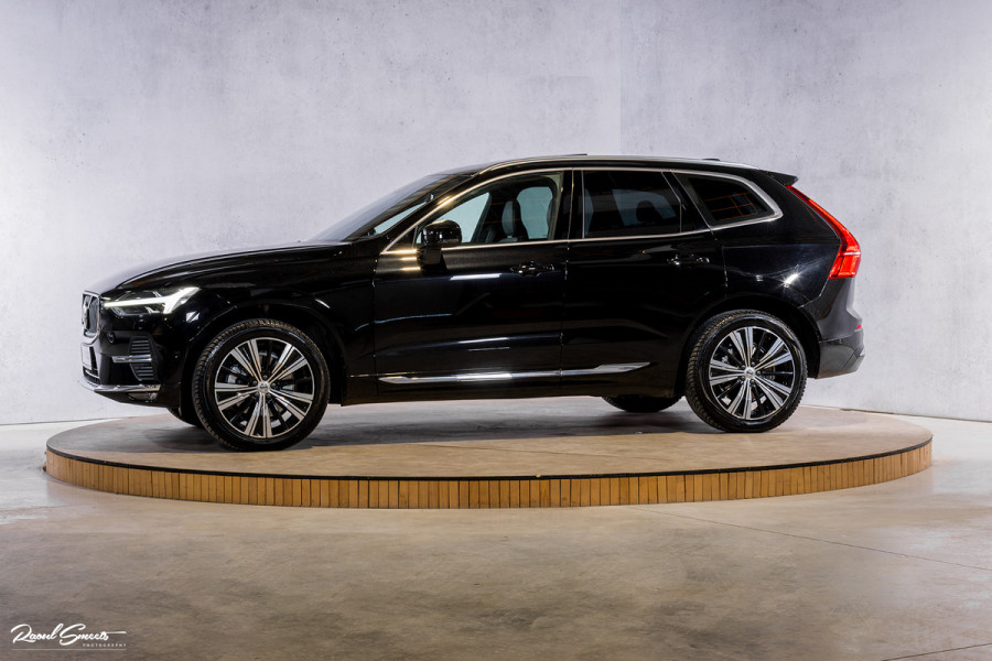Volvo XC60 B4 Ultimate Bright | Adaptieve cruise | Panorama dak | Zwenkbare trekhaak | Head-up | Blis |