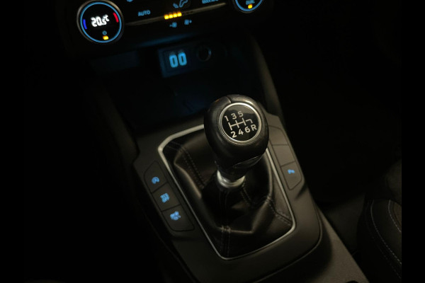 Ford Focus 1.0 EcoBoost Hybrid Active X Business PANO