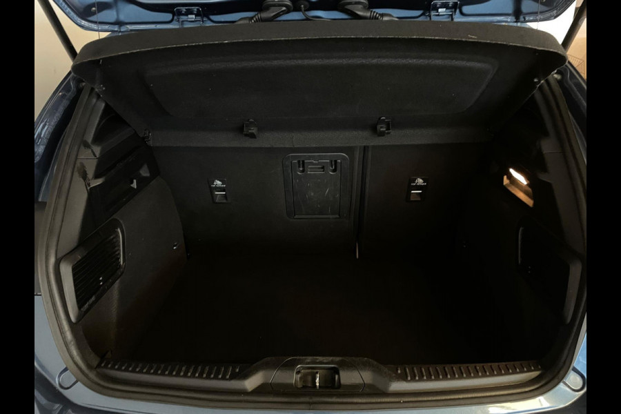 Ford Focus 1.0 EcoBoost Hybrid Active X Business PANO