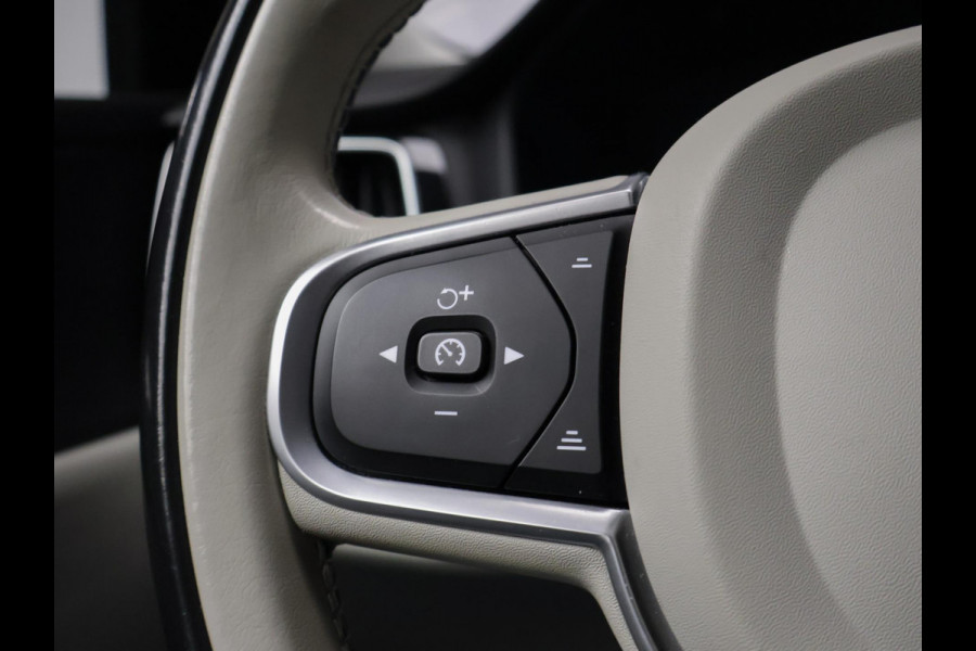 Volvo V60 2.0 T5 Sport (APPLE CARPLAY,NAVI,CAMERA,SPORTSTOELEN,LED,PDC,GETINT,NETTESTAAT)