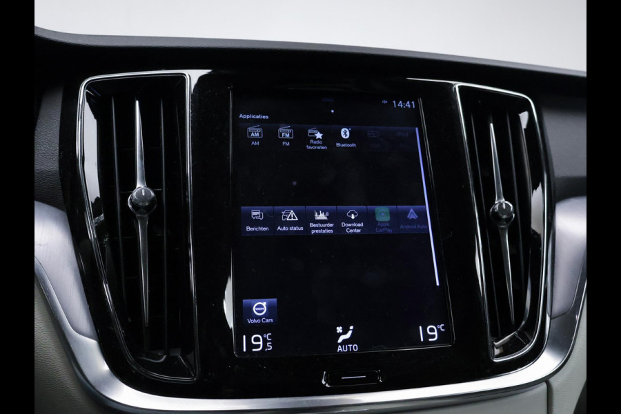 Volvo V60 2.0 T5 Sport (APPLE CARPLAY,NAVI,CAMERA,SPORTSTOELEN,LED,PDC,GETINT,NETTESTAAT)