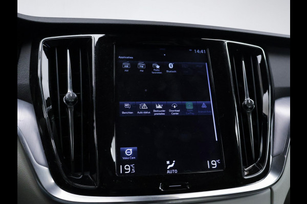 Volvo V60 2.0 T5 Sport (APPLE CARPLAY,NAVI,CAMERA,SPORTSTOELEN,LED,PDC,GETINT,NETTESTAAT)