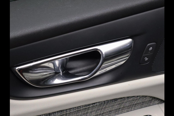 Volvo V60 2.0 T5 Sport (APPLE CARPLAY,NAVI,CAMERA,SPORTSTOELEN,LED,PDC,GETINT,NETTESTAAT)