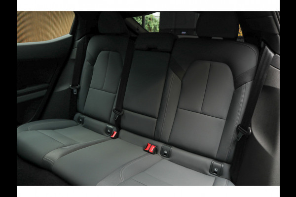 Polestar 2 Long Range Single Motor 78 kWh Pano 360 ° Pilot ACC Alcantara Stuurverwarming Memory seats Stoelverwarming voor & achter LM velgen