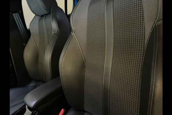 Peugeot 208 1.2 PureTech GT PANO AIRCO NAVI CRUISE BLUETOOTH LED METALLIC BLAUW PRIVACYGLAS ZEER NETTE AUTO