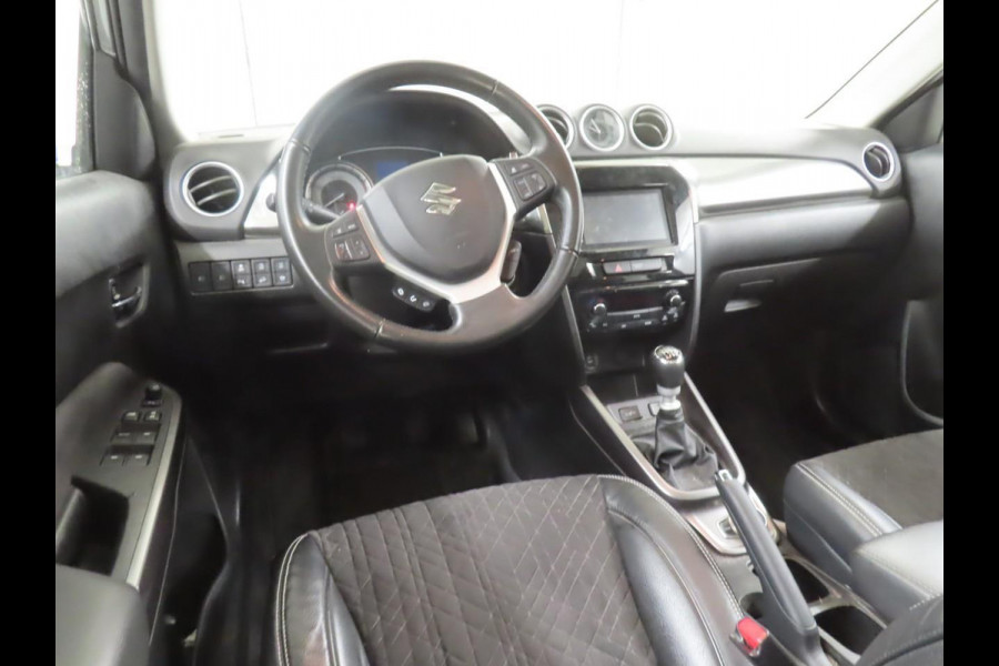 Suzuki Vitara 1.4 Boosterjet Style Smart Hybrid AllGrip AFNEEMBARE TREKHAAK/PANORAMADAK/ADATIEVE CRUISE CONTROL