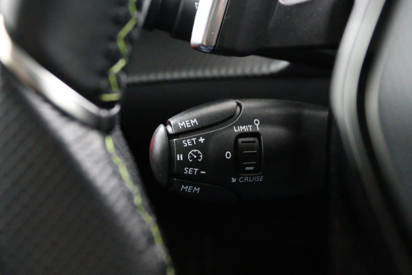 Peugeot 208 1.2*GT-LINE*PANO*AUTOM*ECC*CRUISE*NAVI*CAM*CARPLAY